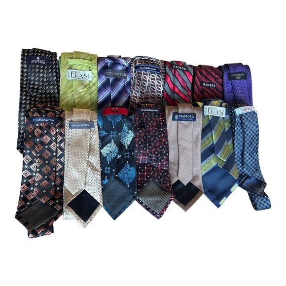 14 Designer Brand Neckties Variety Brands Color & Pattern Great For Resellers - Picture 1 of 3